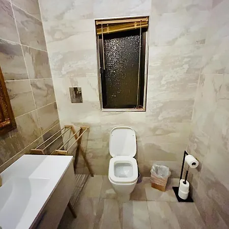 Homestay Meridian Spacious Wlk To St Julian's And Sliema Seafront, Balluta Bay *